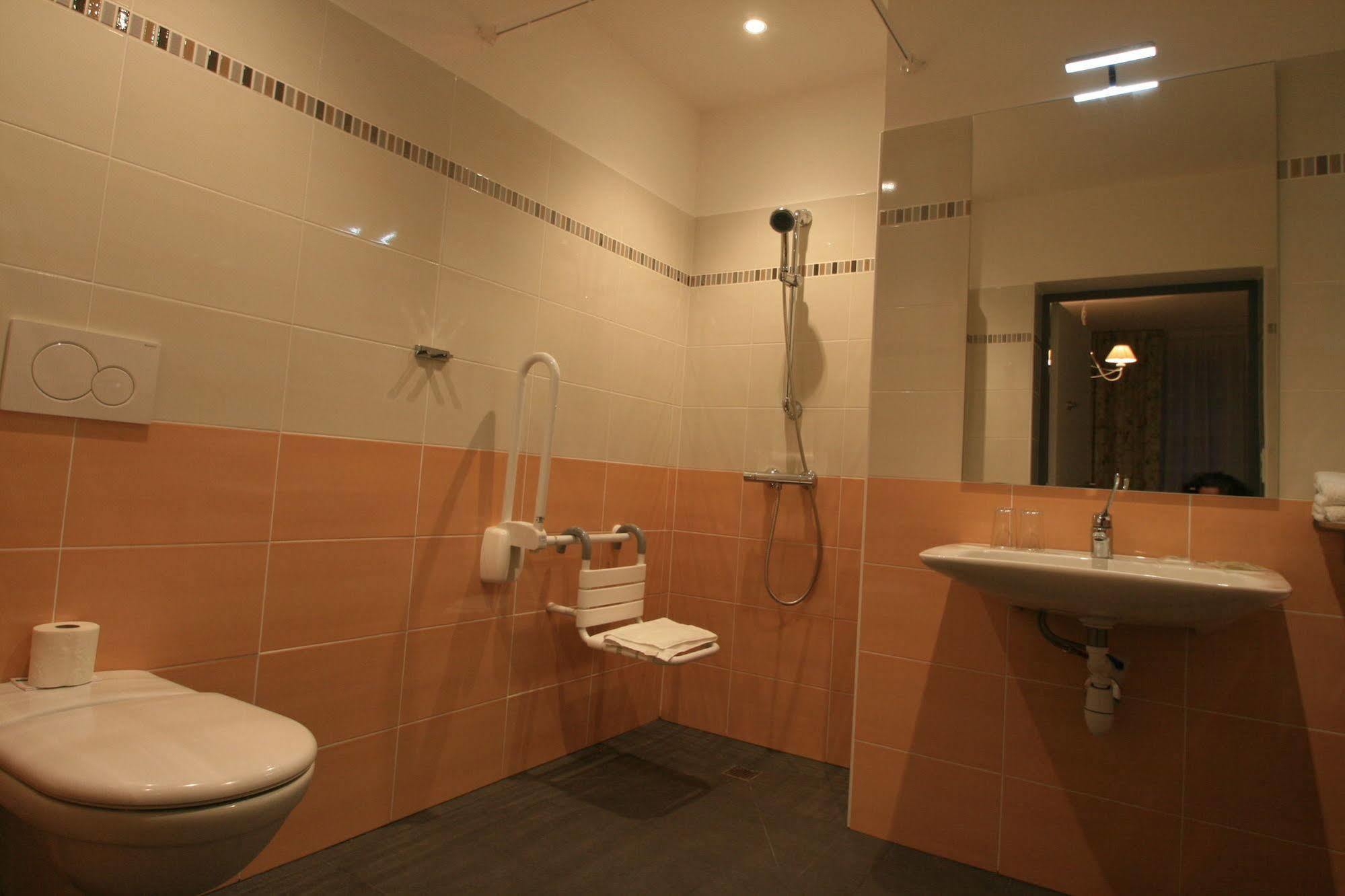 Auberge du Cabestan Hotel Audierne Eksteriør billede